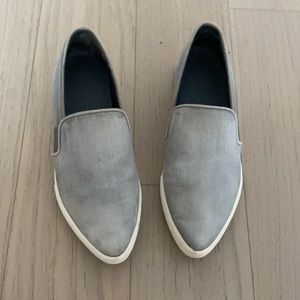 VINCE Slip ons